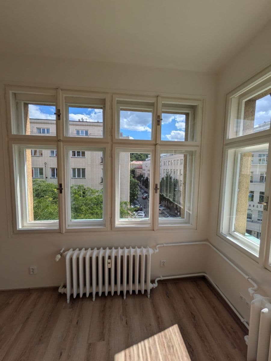 Prenájom bytu 2-izbový 50 m², Thámova, Praha, Praha Prenájom bytu 2-izbový 50 m², Thámova, Praha, Praha