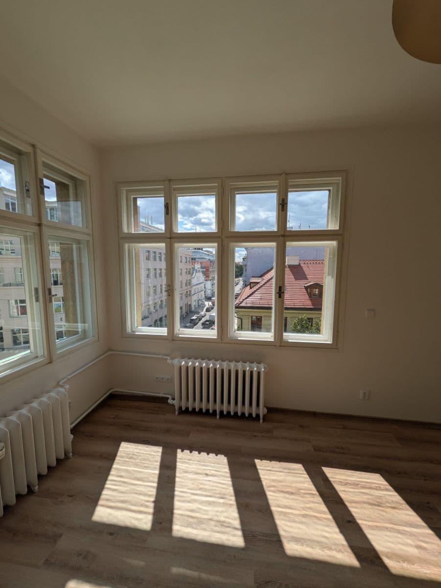Prenájom bytu 2-izbový 50 m², Thámova, Praha, Praha Prenájom bytu 2-izbový 50 m², Thámova, Praha, Praha