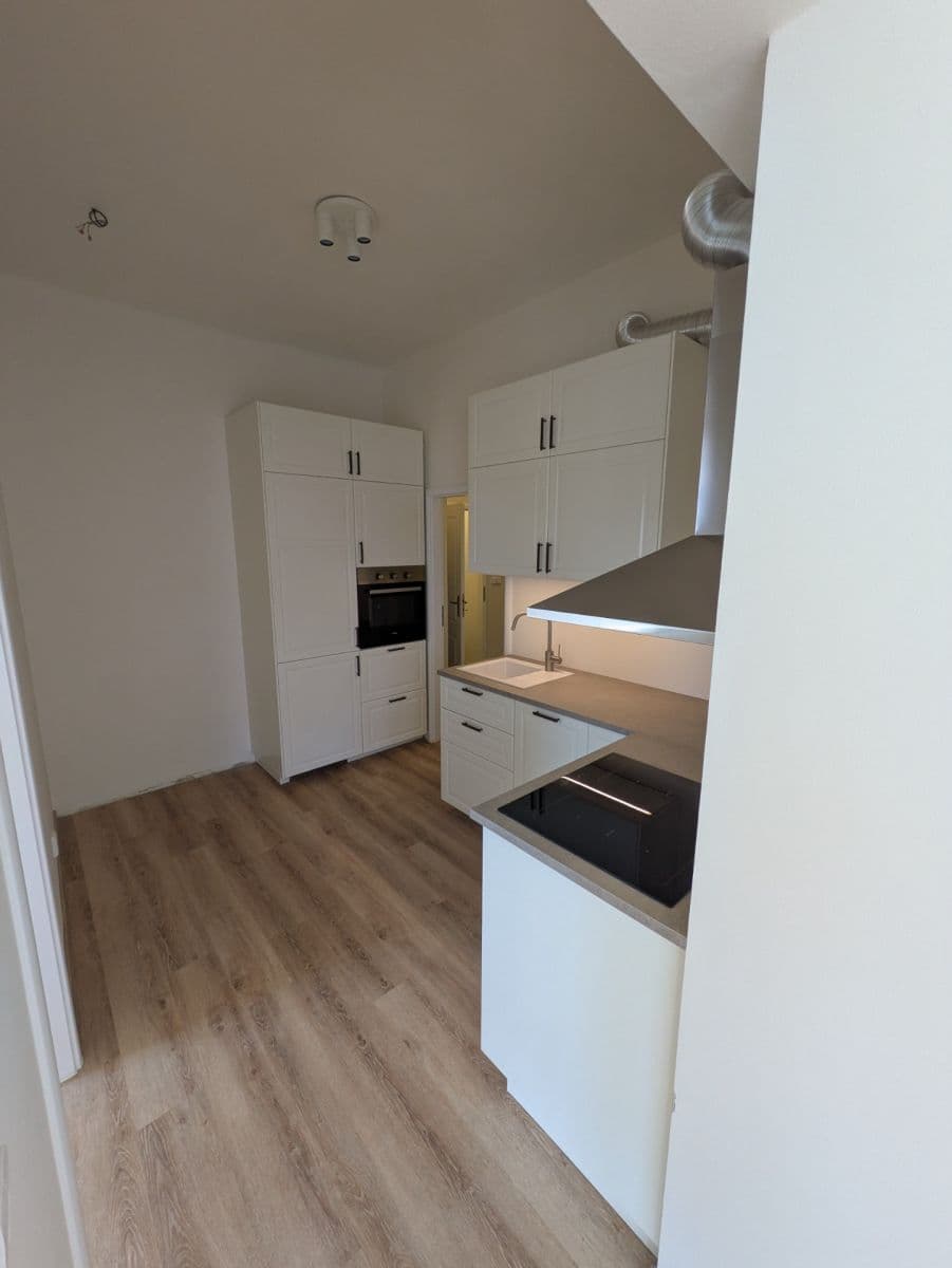 Prenájom bytu 2-izbový 50 m², Thámova, Praha, Praha Prenájom bytu 2-izbový 50 m², Thámova, Praha, Praha