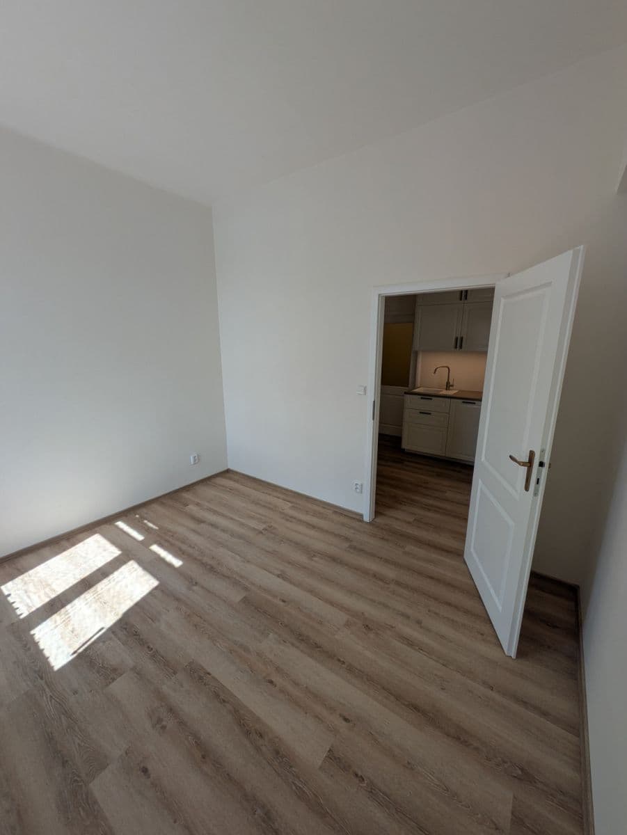 Prenájom bytu 2-izbový 50 m², Thámova, Praha, Praha Prenájom bytu 2-izbový 50 m², Thámova, Praha, Praha