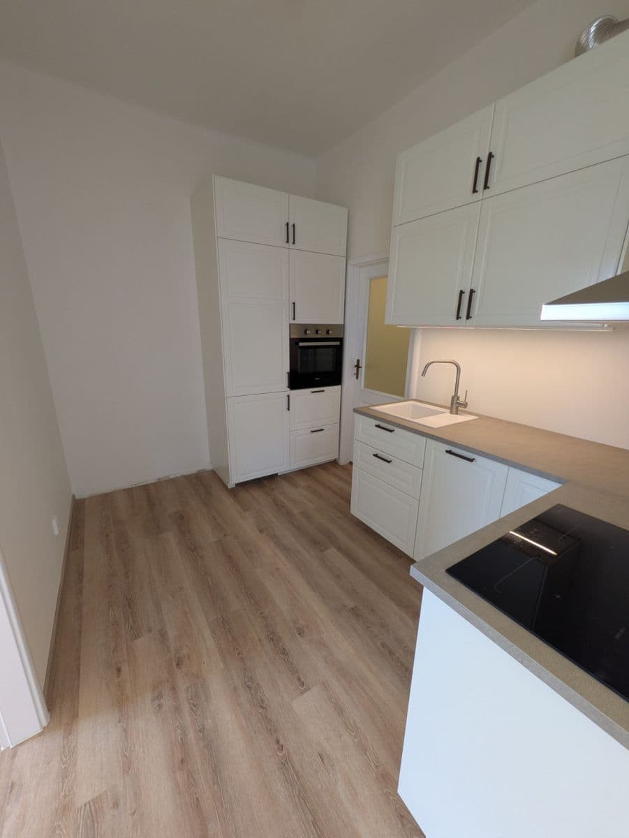 Prenájom bytu 2-izbový 50 m², Thámova, Praha, Praha Prenájom bytu 2-izbový 50 m², Thámova, Praha, Praha