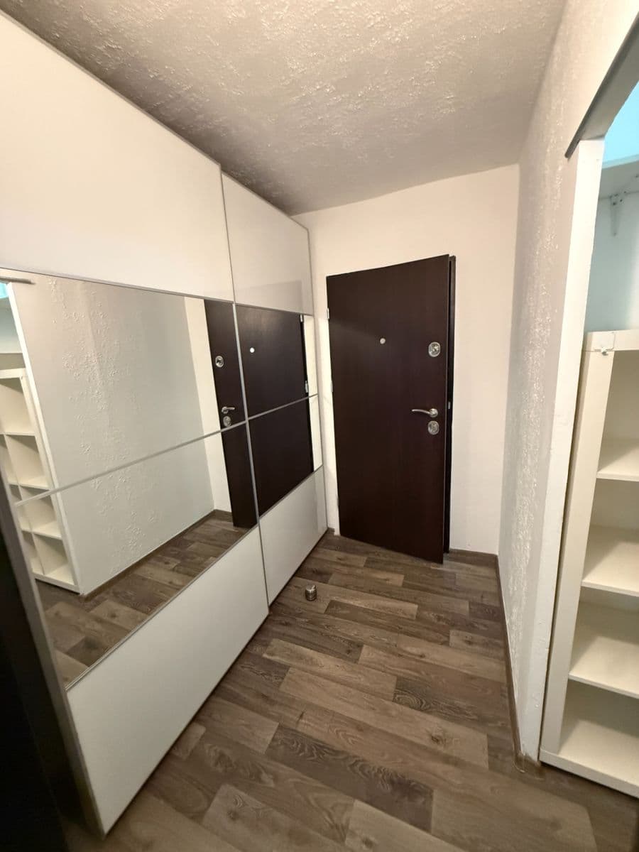 Prenájom bytu 4-izbový 92 m², Augustinova, Praha, Praha Prenájom bytu 4-izbový 92 m², Augustinova, Praha, Praha