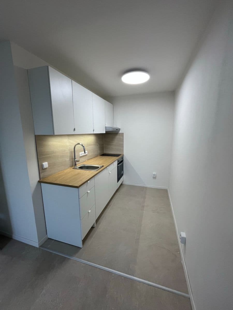 Prenájom bytu 2-izbový 43 m², Kupeckého, Praha, Praha Prenájom bytu 2-izbový 43 m², Kupeckého, Praha, Praha