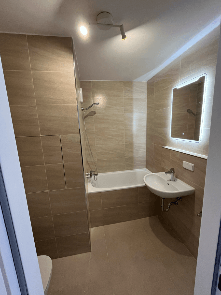 Prenájom bytu 2-izbový 43 m², Kupeckého, Praha, Praha Prenájom bytu 2-izbový 43 m², Kupeckého, Praha, Praha
