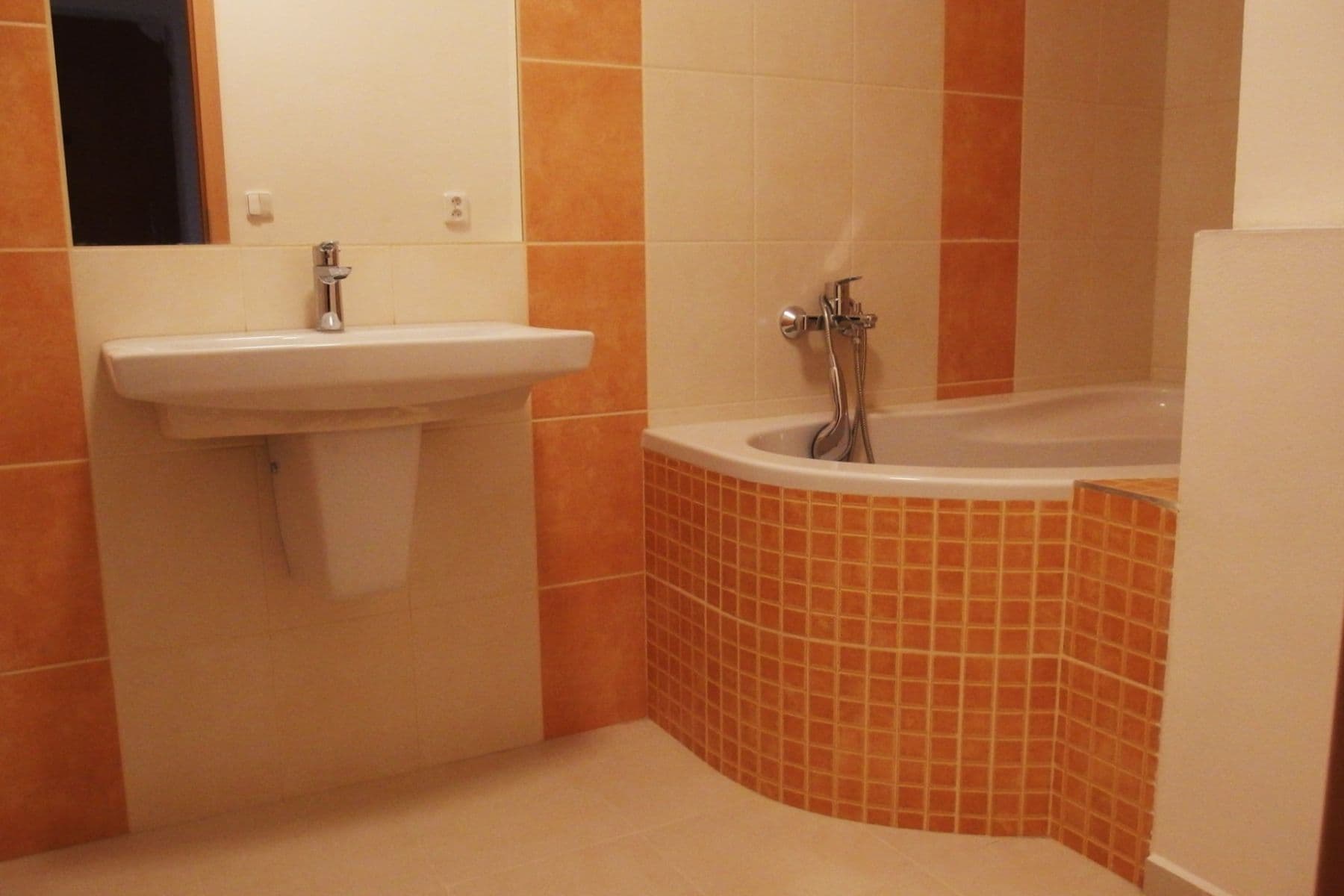 Prenájom bytu 2-izbový 57 m², U kovárny, Olomouc, Olomoucký kraj Prenájom bytu 2-izbový 57 m², U kovárny, Olomouc, Olomoucký kraj