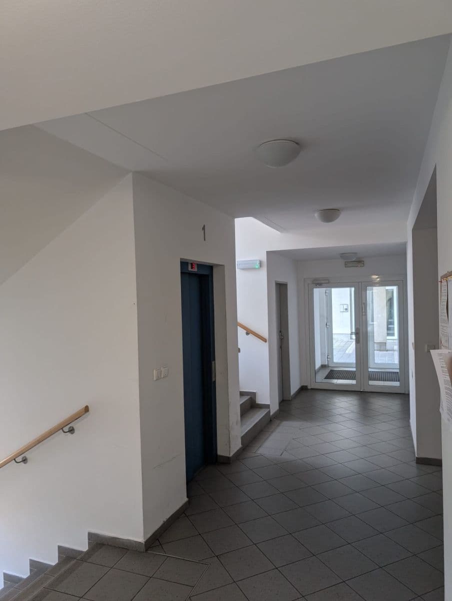 Prenájom bytu 2-izbový 52 m², Názovská, Praha, Praha Prenájom bytu 2-izbový 52 m², Názovská, Praha, Praha