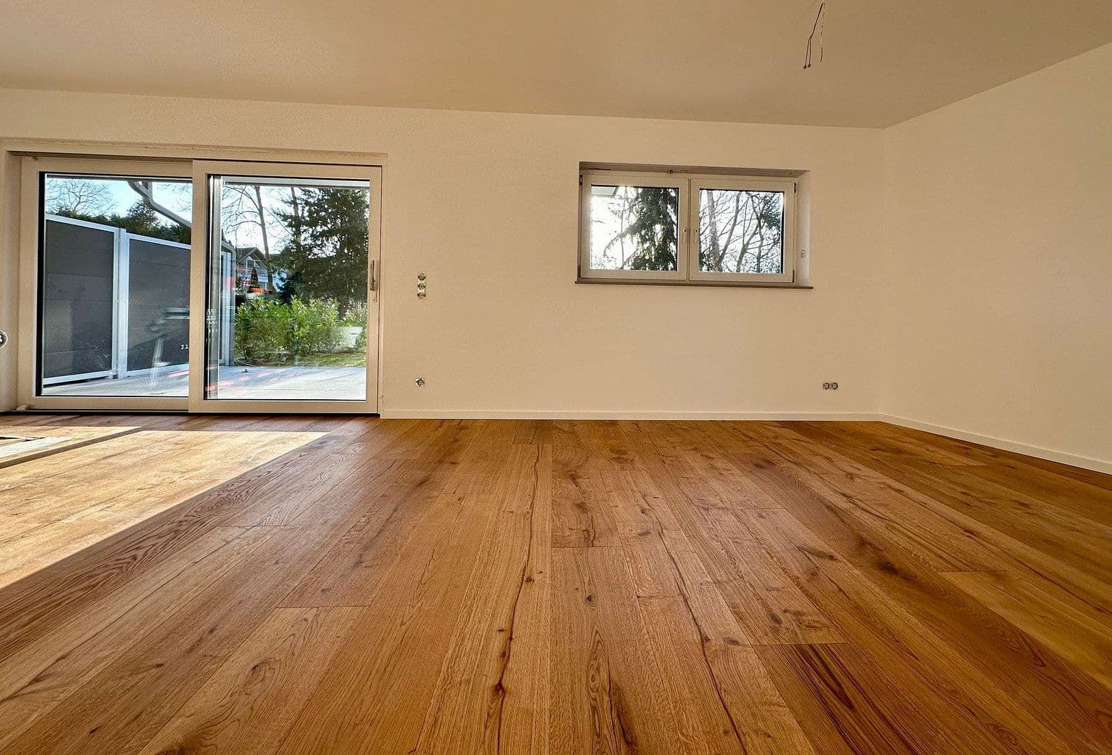 Prenájom bytu 3-izbový 109 m², Buchenstraße 39, Düsseldorf, Severné Porýnie - Westfálsko Prenájom bytu 3-izbový 109 m², Buchenstraße 39, Düsseldorf, Severné Porýnie - Westfálsko