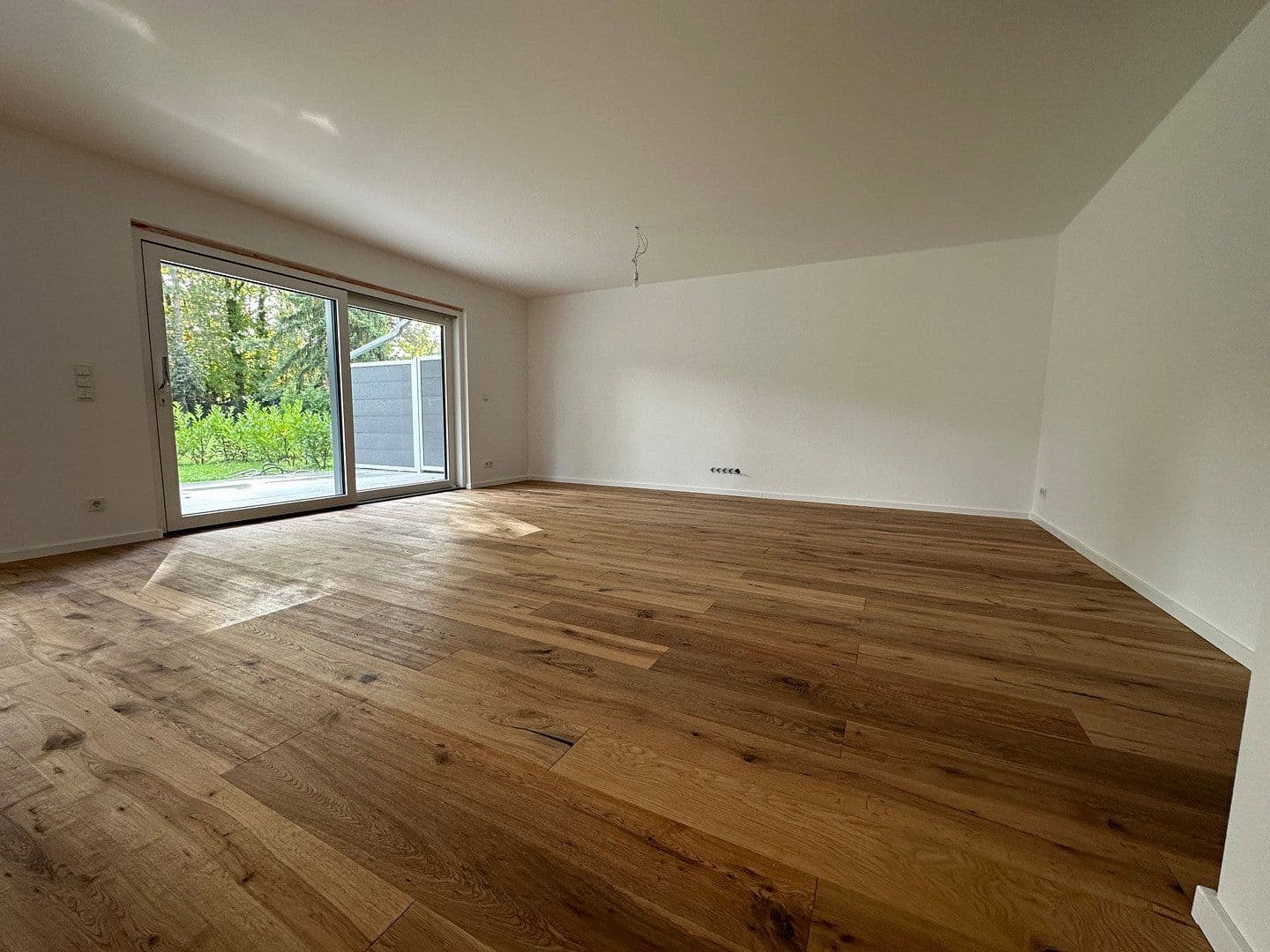 Prenájom bytu 3-izbový 109 m², Buchenstraße 39, Düsseldorf, Severné Porýnie - Westfálsko Prenájom bytu 3-izbový 109 m², Buchenstraße 39, Düsseldorf, Severné Porýnie - Westfálsko