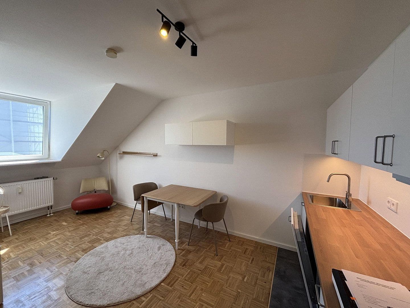 Prenájom bytu 1-izbový 22 m², München, Bavorsko Prenájom bytu 1-izbový 22 m², München, Bavorsko