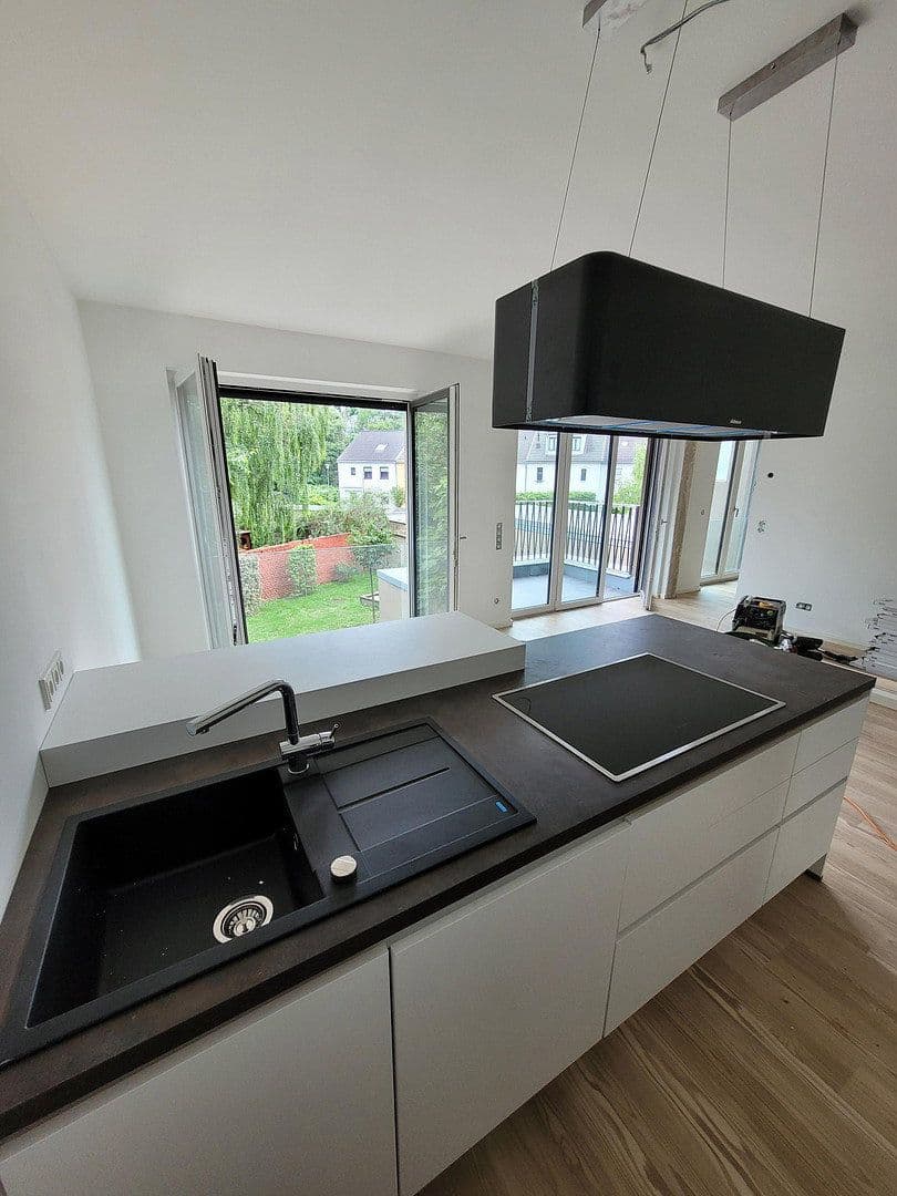 Prenájom bytu 3-izbový 80 m², Köln, Severné Porýnie - Westfálsko Prenájom bytu 3-izbový 80 m², Köln, Severné Porýnie - Westfálsko