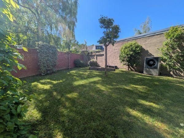 Prenájom bytu 3-izbový 80 m², Köln, Severné Porýnie - Westfálsko Prenájom bytu 3-izbový 80 m², Köln, Severné Porýnie - Westfálsko