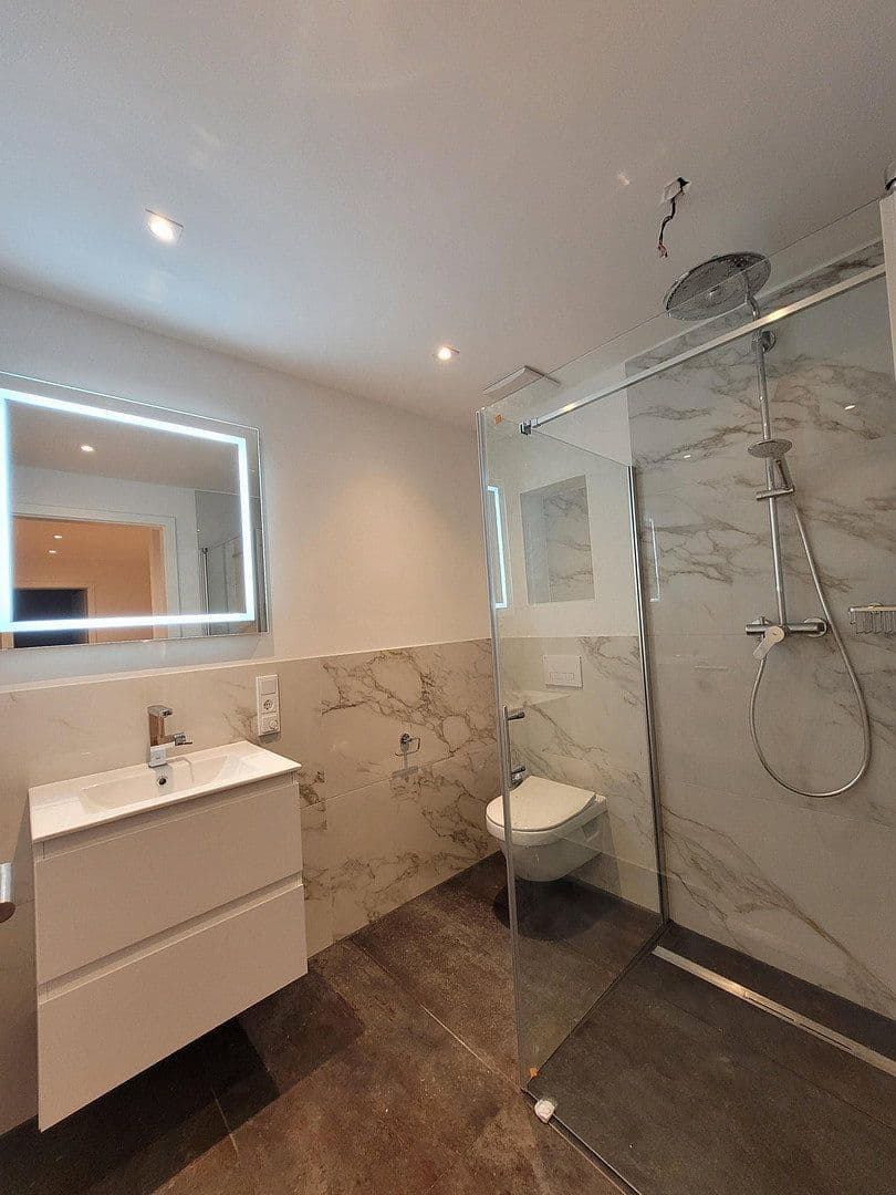 Prenájom bytu 3-izbový 80 m², Köln, Severné Porýnie - Westfálsko Prenájom bytu 3-izbový 80 m², Köln, Severné Porýnie - Westfálsko