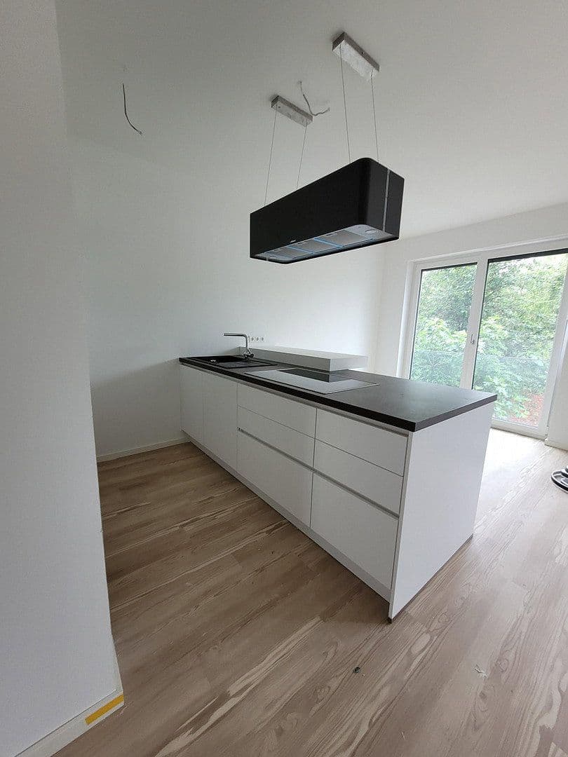 Prenájom bytu 3-izbový 80 m², Köln, Severné Porýnie - Westfálsko Prenájom bytu 3-izbový 80 m², Köln, Severné Porýnie - Westfálsko