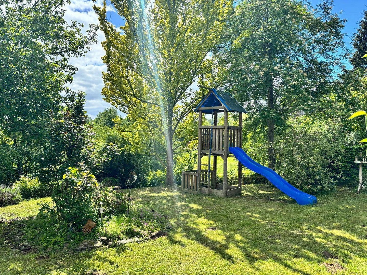 Predaj domu 240 m², pozemok 744 m², Elze, Dolné Sasko Predaj domu 240 m², pozemok 744 m², Elze, Dolné Sasko