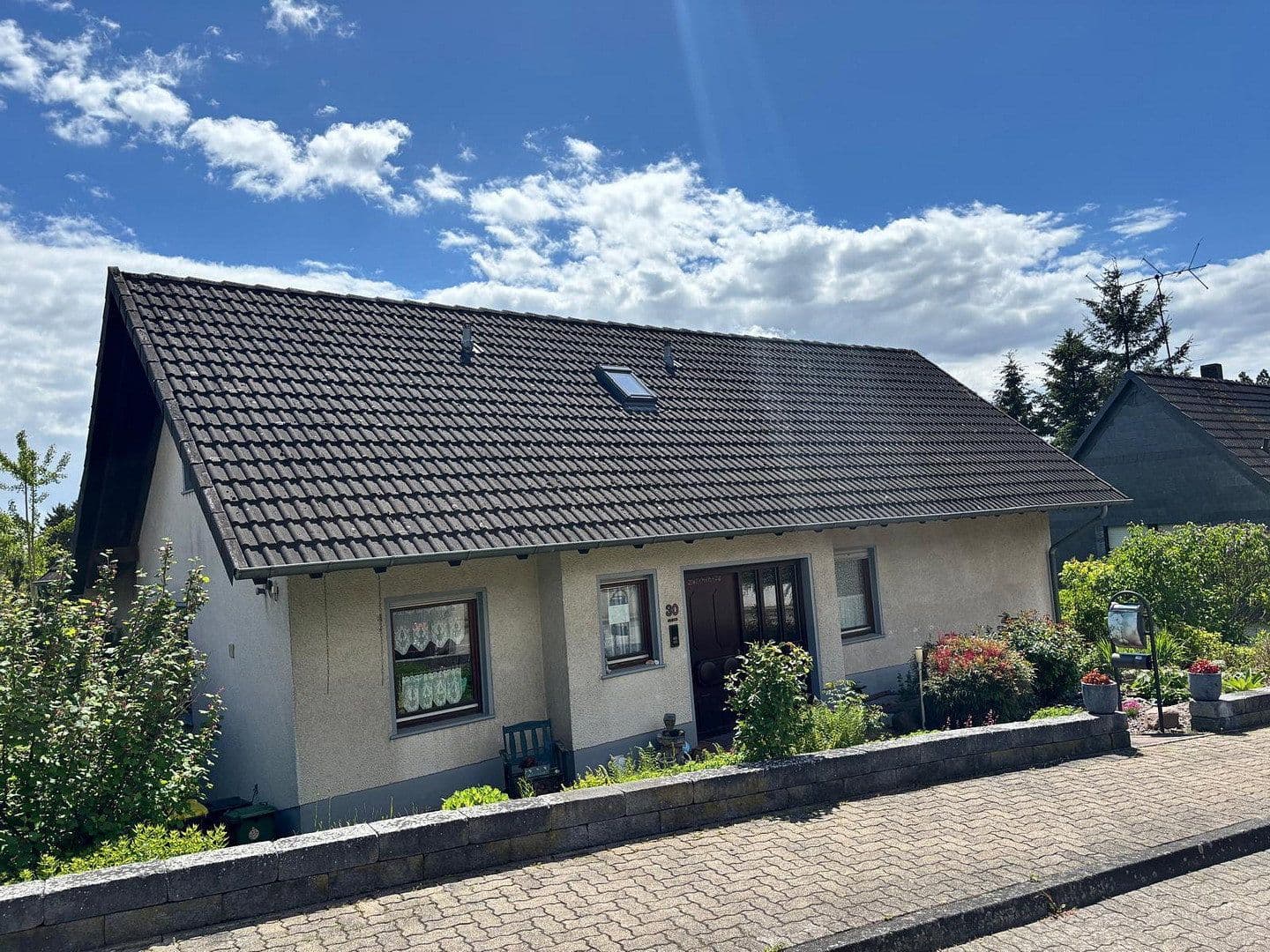 Predaj domu 240 m², pozemok 744 m², Elze, Dolné Sasko Predaj domu 240 m², pozemok 744 m², Elze, Dolné Sasko