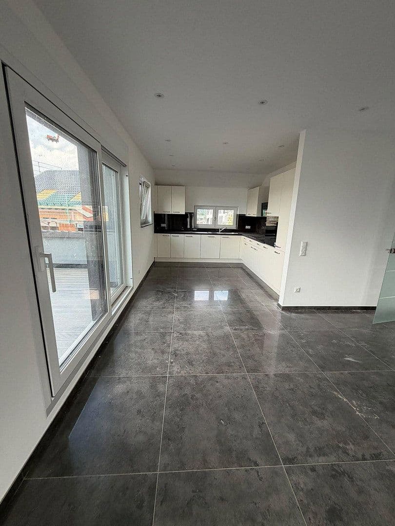 Prenájom bytu 4-izbový 105 m², Rodenbach, Hesensko Prenájom bytu 4-izbový 105 m², Rodenbach, Hesensko