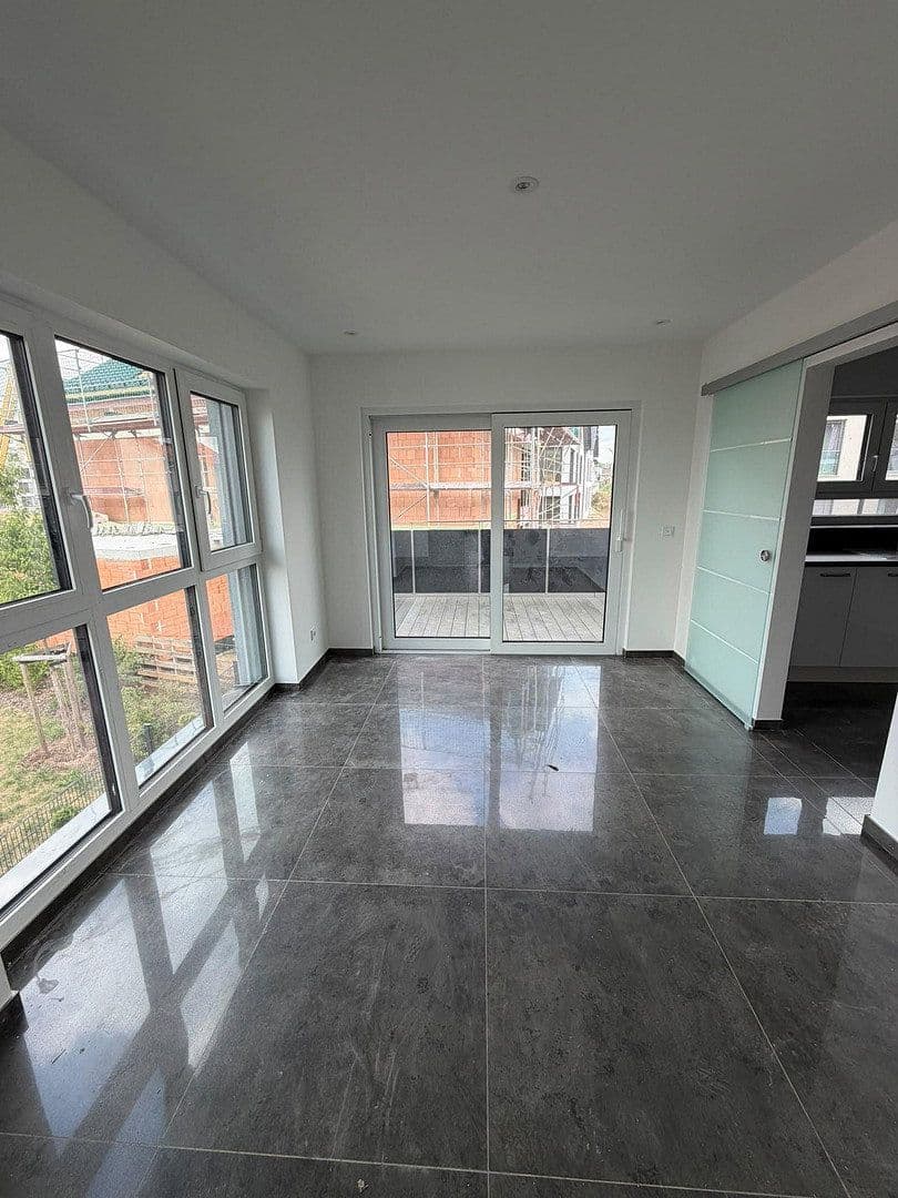 Prenájom bytu 5-izbový 142 m², Rodenbach, Hesensko Prenájom bytu 5-izbový 142 m², Rodenbach, Hesensko