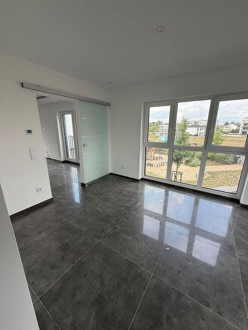 Prenájom bytu 5-izbový 142 m², Rodenbach, Hesensko Prenájom bytu 5-izbový 142 m², Rodenbach, Hesensko