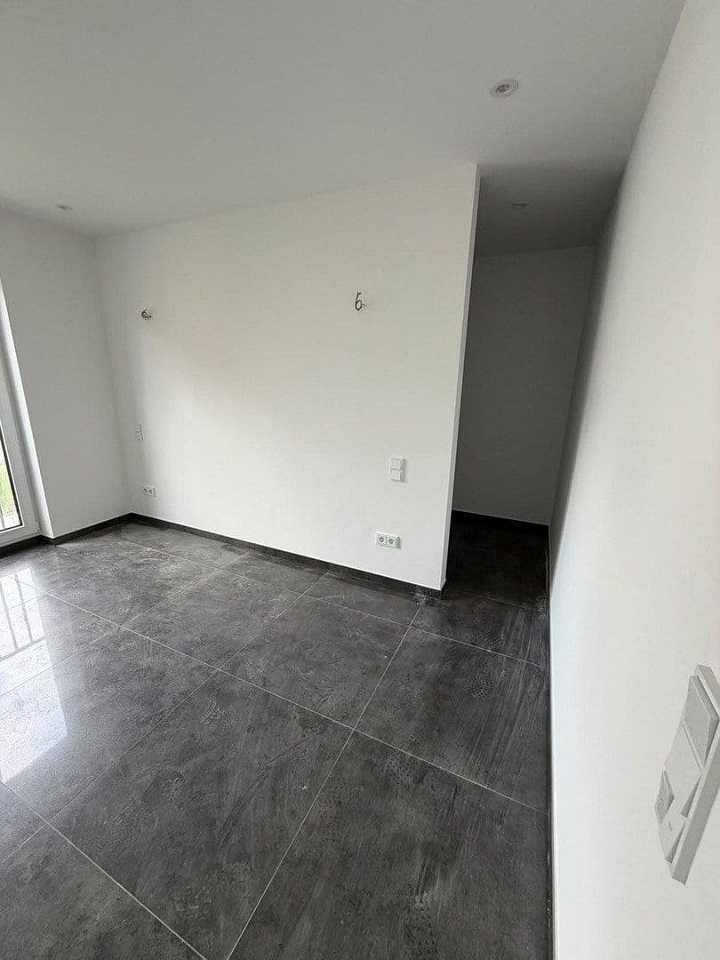 Prenájom bytu 5-izbový 142 m², Rodenbach, Hesensko Prenájom bytu 5-izbový 142 m², Rodenbach, Hesensko