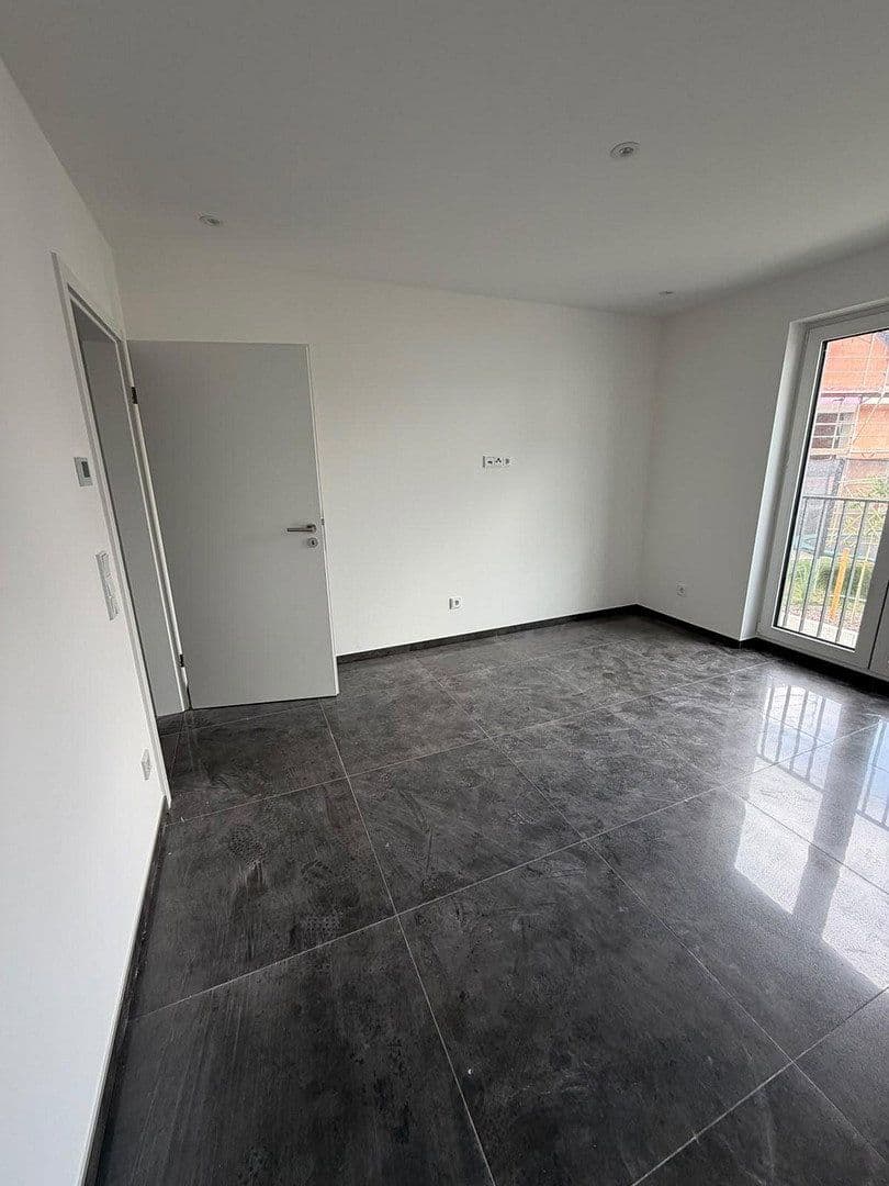 Prenájom bytu 5-izbový 142 m², Rodenbach, Hesensko Prenájom bytu 5-izbový 142 m², Rodenbach, Hesensko