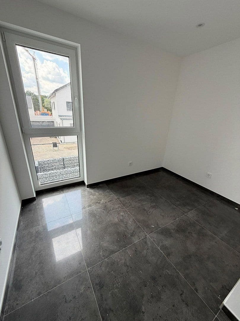 Prenájom bytu 5-izbový 142 m², Rodenbach, Hesensko Prenájom bytu 5-izbový 142 m², Rodenbach, Hesensko