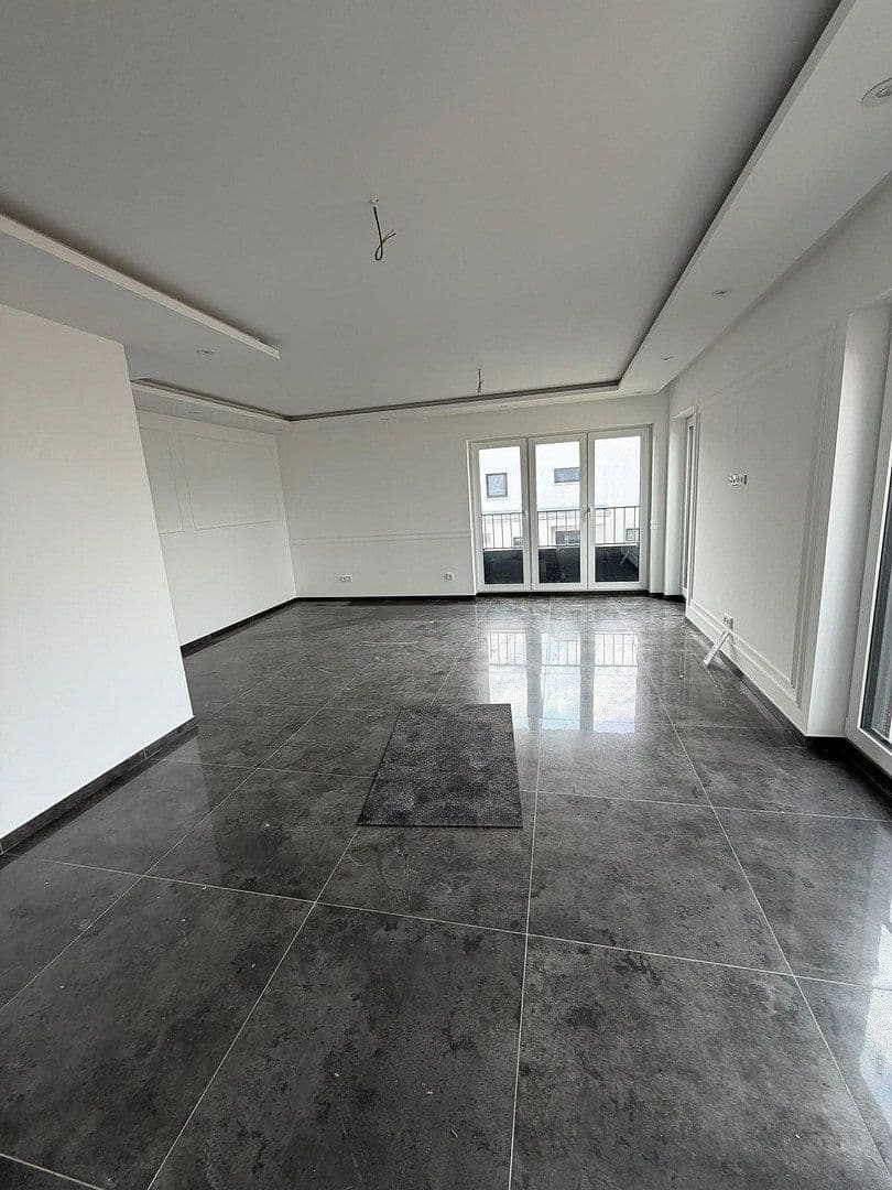 Prenájom bytu 5-izbový 142 m², Rodenbach, Hesensko Prenájom bytu 5-izbový 142 m², Rodenbach, Hesensko