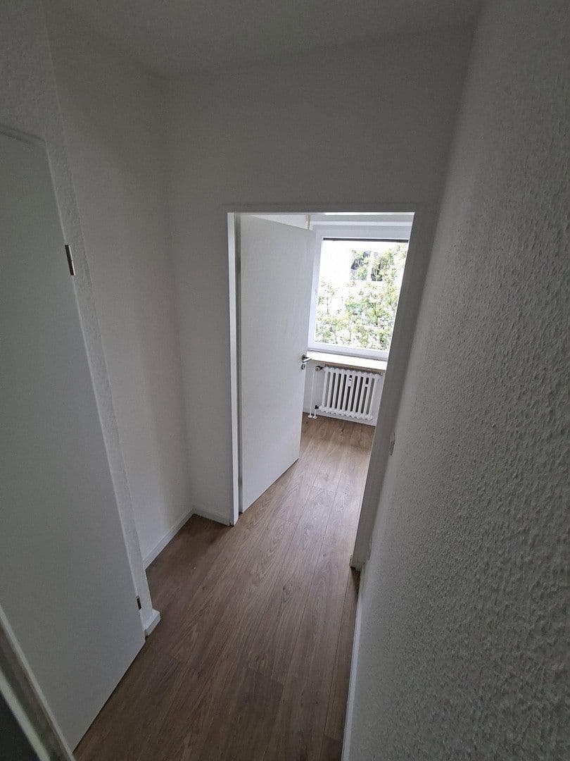 Prenájom bytu 1-izbový 30 m², Hauptstr. 48, Solingen, Severné Porýnie - Westfálsko Prenájom bytu 1-izbový 30 m², Hauptstr. 48, Solingen, Severné Porýnie - Westfálsko