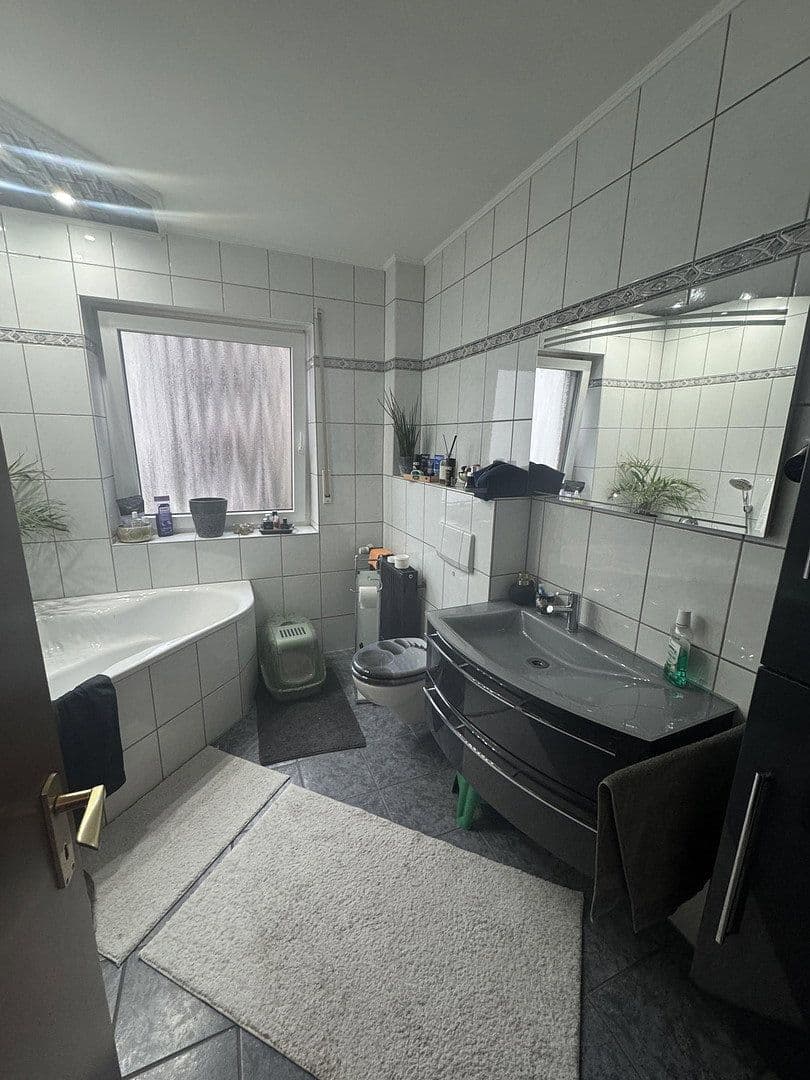 Prenájom bytu 3-izbový 120 m², Gladbacher Str. 99b, Viersen, Severné Porýnie - Westfálsko Prenájom bytu 3-izbový 120 m², Gladbacher Str. 99b, Viersen, Severné Porýnie - Westfálsko