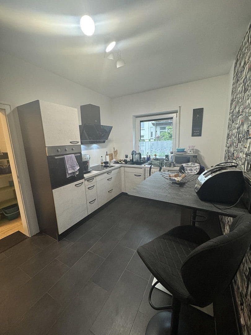 Prenájom bytu 3-izbový 120 m², Gladbacher Str. 99b, Viersen, Severné Porýnie - Westfálsko Prenájom bytu 3-izbový 120 m², Gladbacher Str. 99b, Viersen, Severné Porýnie - Westfálsko