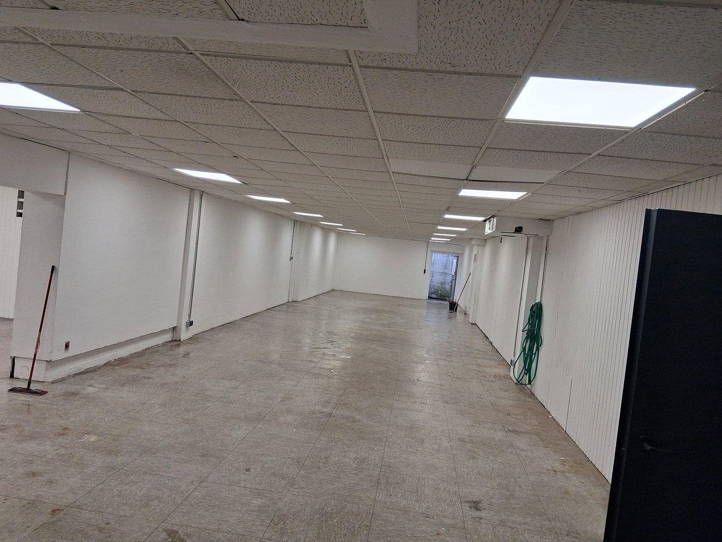 Prenájom nebytového priestoru 250 m², Bochum, Severné Porýnie - Westfálsko Prenájom nebytového priestoru 250 m², Bochum, Severné Porýnie - Westfálsko