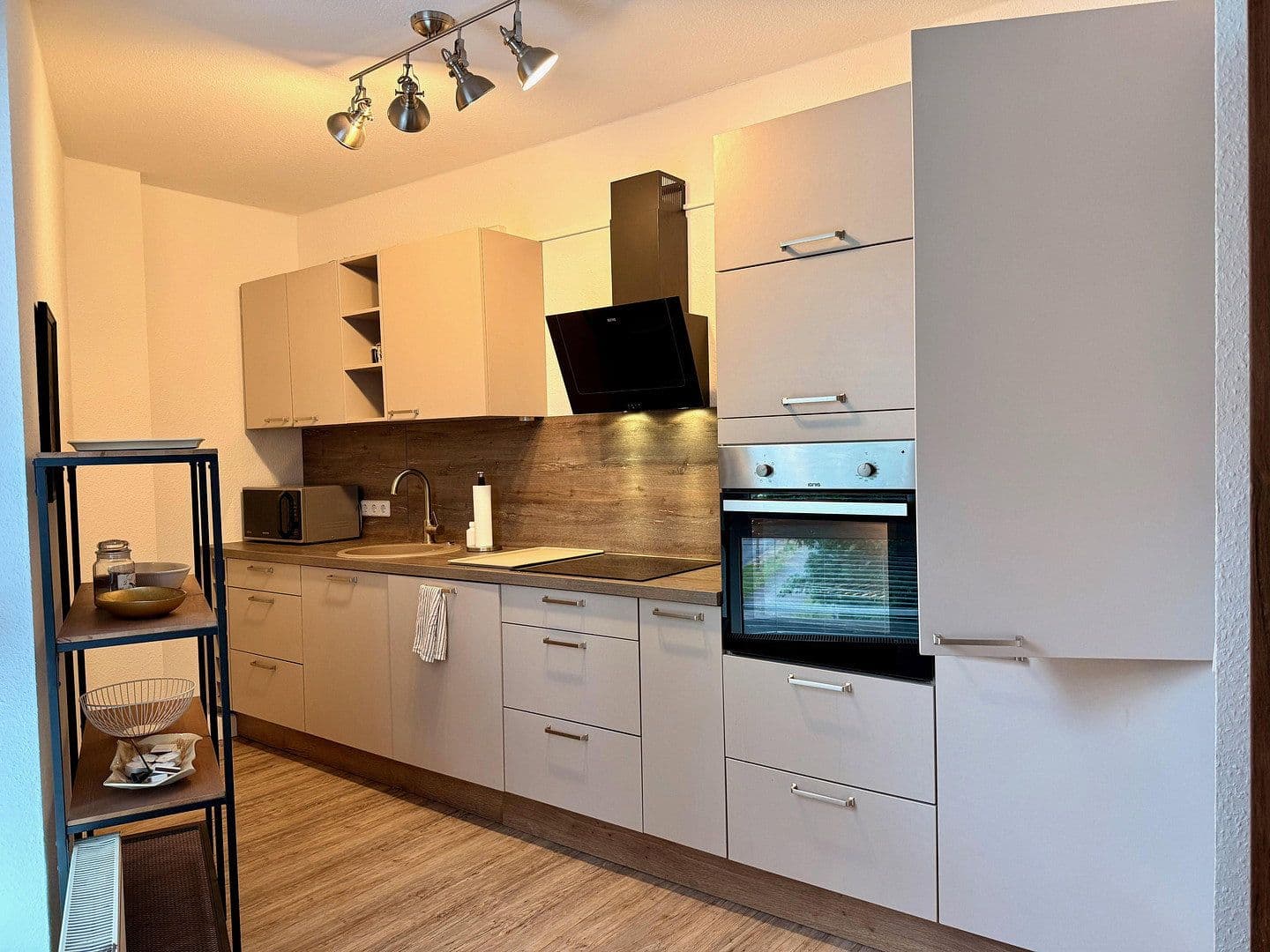 Prenájom bytu 2-izbový 60 m², Willestraße 7b, Berlin, Berlín Prenájom bytu 2-izbový 60 m², Willestraße 7b, Berlin, Berlín