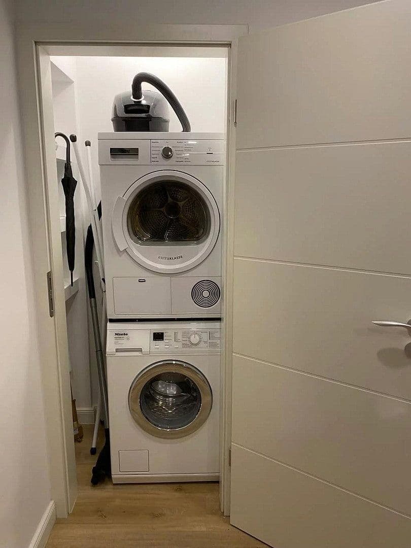 Prenájom bytu 2-izbový 60 m², Mannheim, Bádensko-Wurttembersko Prenájom bytu 2-izbový 60 m², Mannheim, Bádensko-Wurttembersko