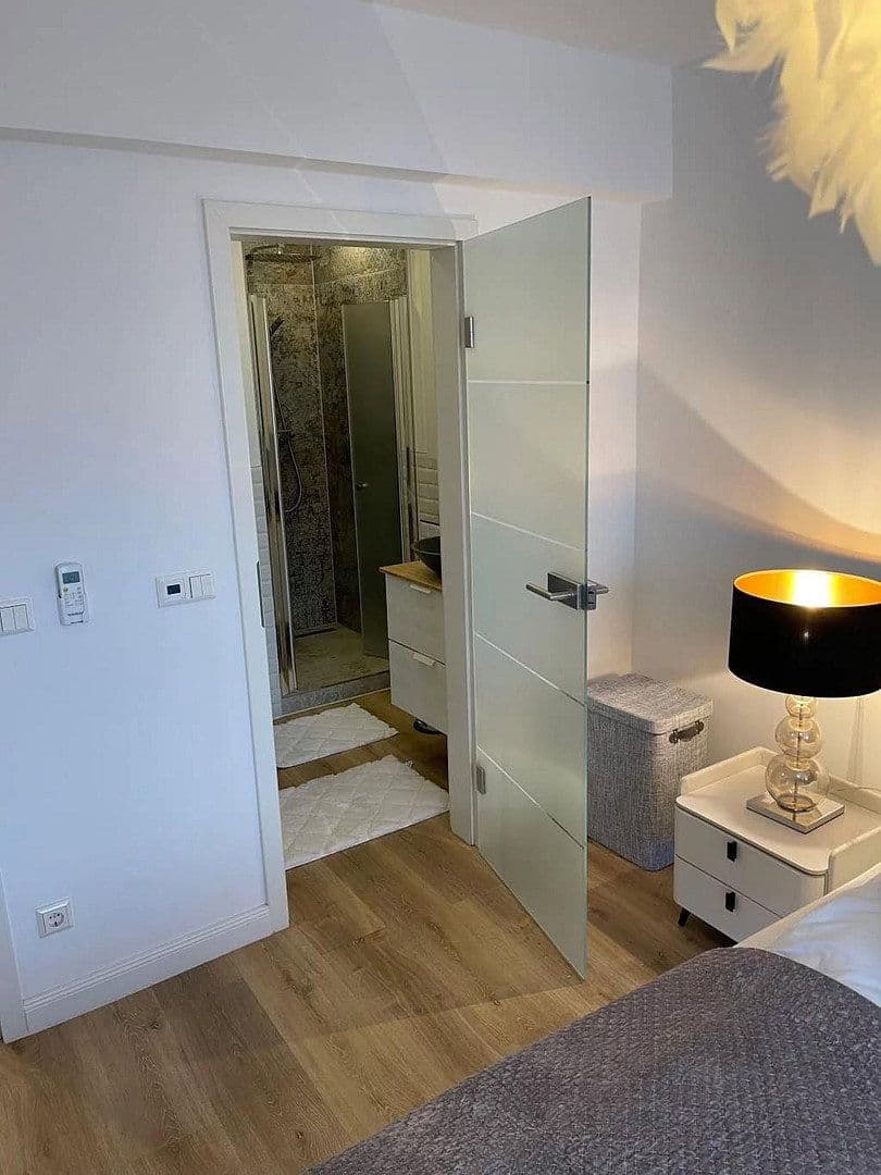 Prenájom bytu 2-izbový 60 m², Mannheim, Bádensko-Wurttembersko Prenájom bytu 2-izbový 60 m², Mannheim, Bádensko-Wurttembersko