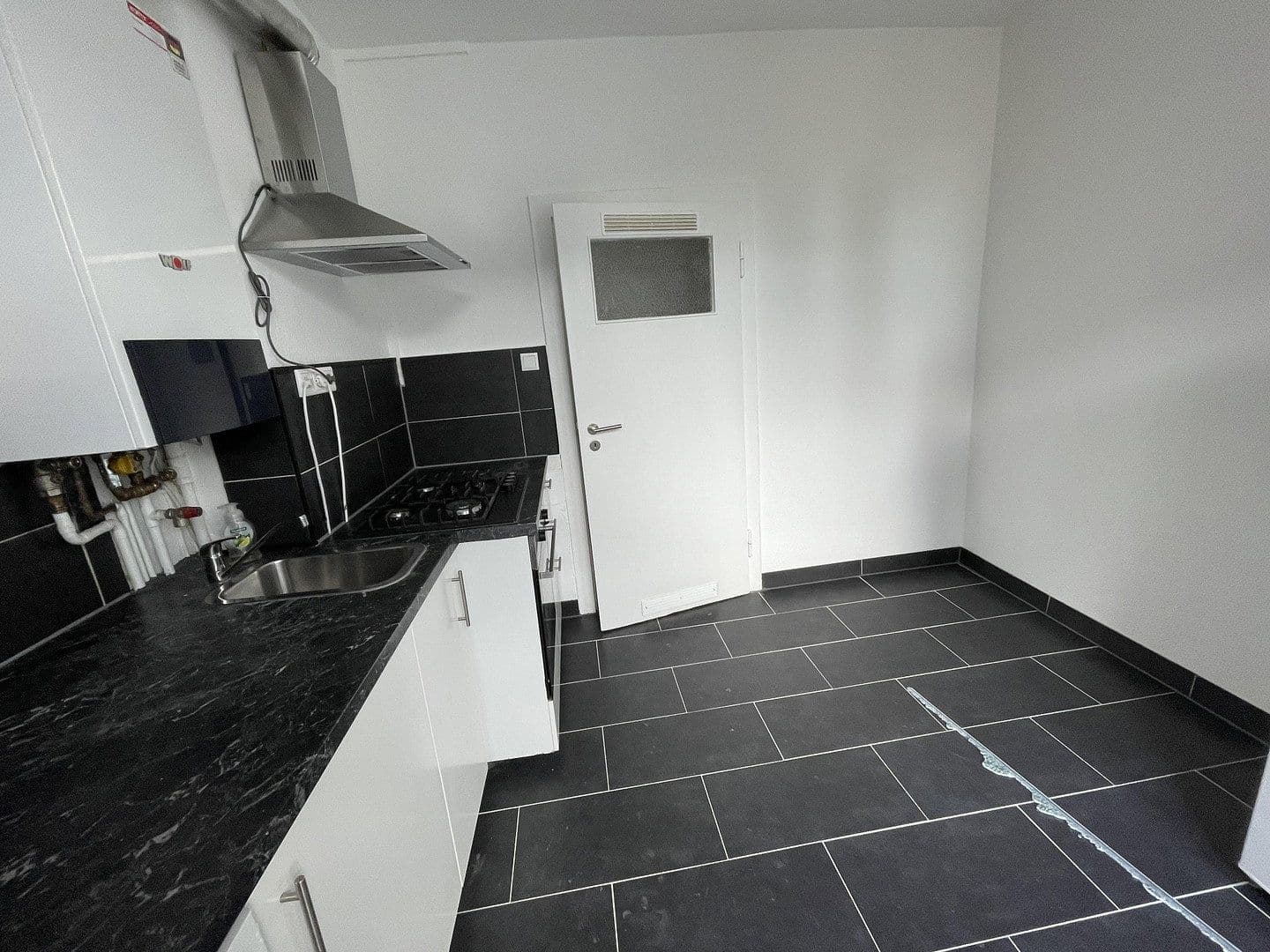 Prenájom bytu 3-izbový 68 m², Kniestraße 37, Hannover, Dolné Sasko Prenájom bytu 3-izbový 68 m², Kniestraße 37, Hannover, Dolné Sasko