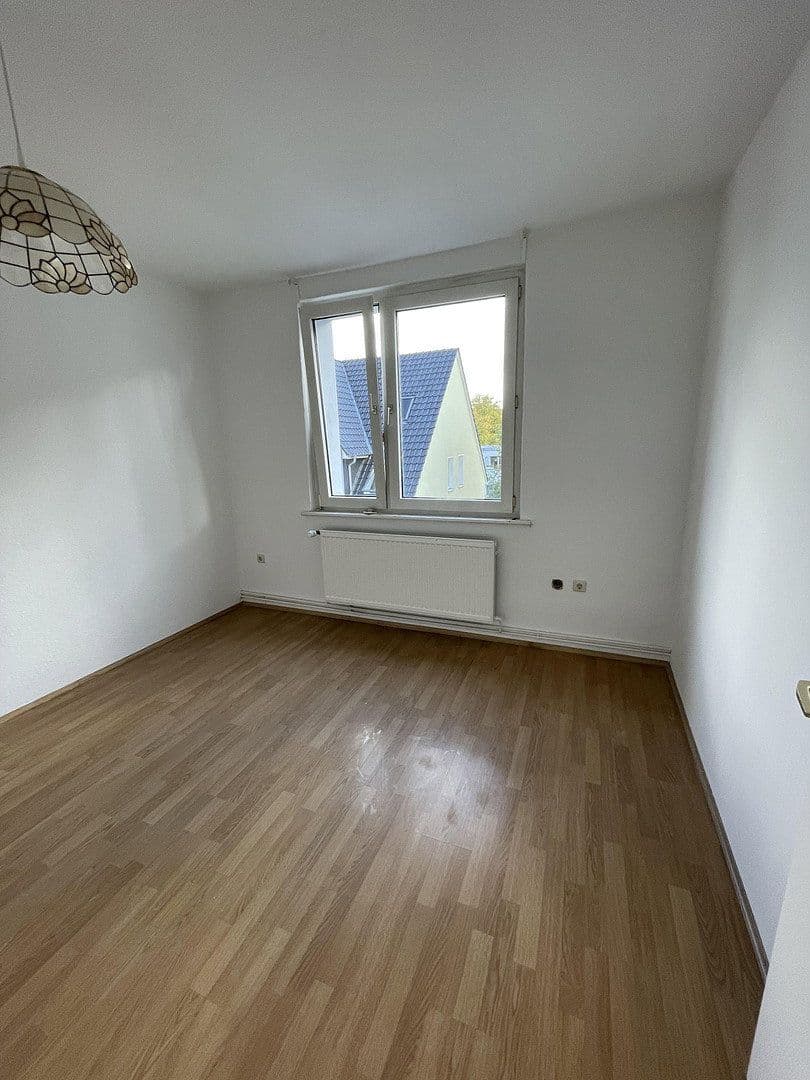 Prenájom bytu 3-izbový 68 m², Kniestraße 37, Hannover, Dolné Sasko Prenájom bytu 3-izbový 68 m², Kniestraße 37, Hannover, Dolné Sasko