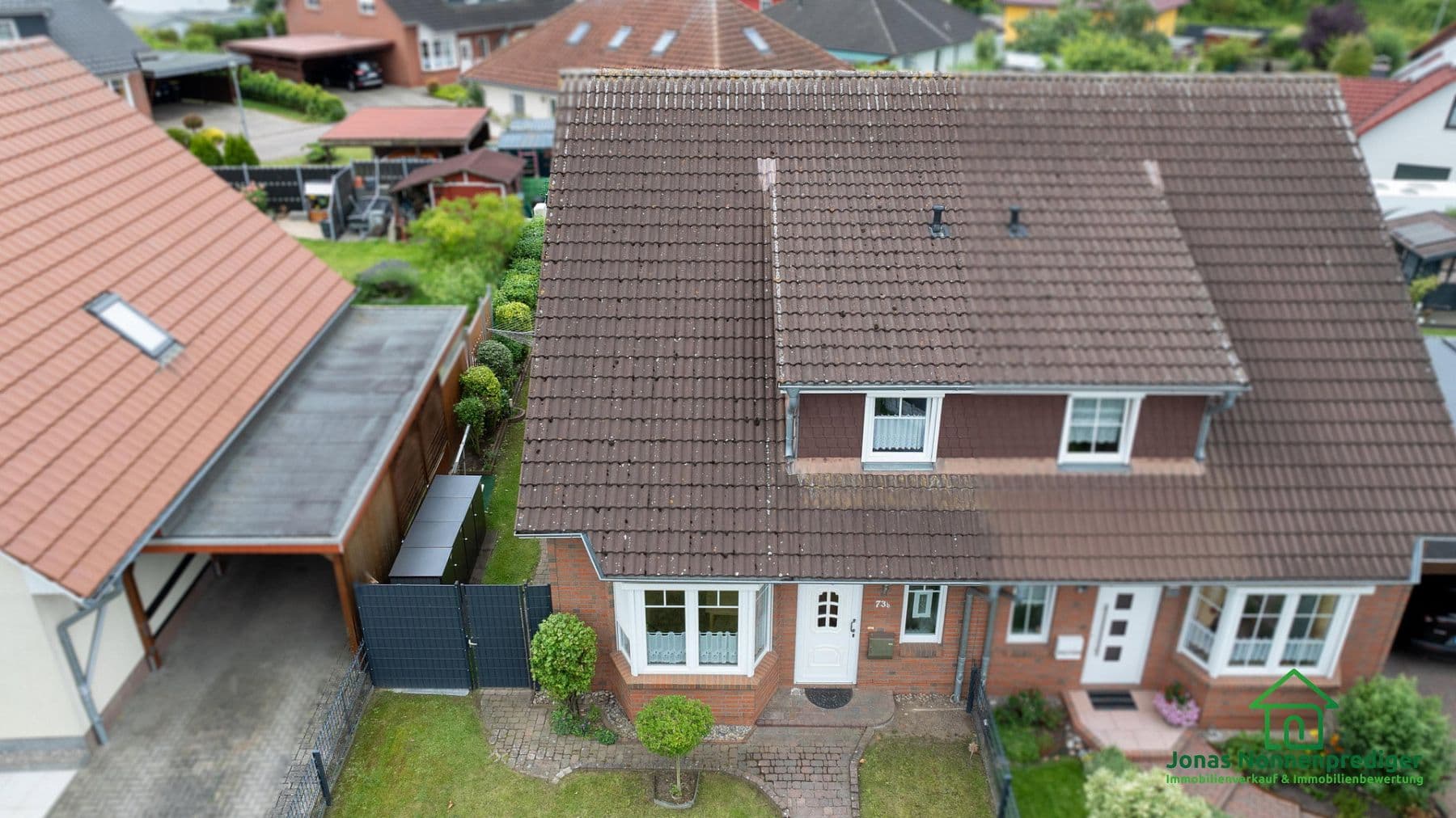 Predaj domu 123 m², pozemok 294 m², Barther Straße 73b, Schwerin, Meklenbursko-Predpomoransko Predaj domu 123 m², pozemok 294 m², Barther Straße 73b, Schwerin, Meklenbursko-Predpomoransko