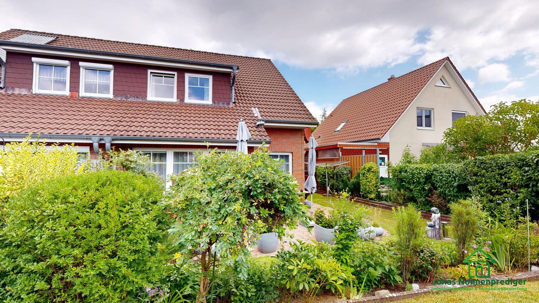 Predaj domu 123 m², pozemok 294 m², Barther Straße 73b, Schwerin, Meklenbursko-Predpomoransko Predaj domu 123 m², pozemok 294 m², Barther Straße 73b, Schwerin, Meklenbursko-Predpomoransko