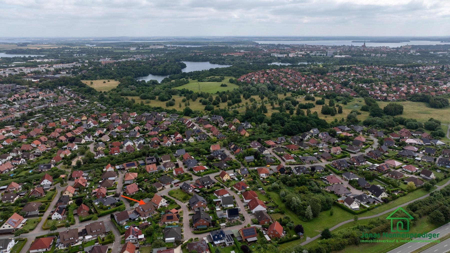Predaj domu 123 m², pozemok 294 m², Barther Straße 73b, Schwerin, Meklenbursko-Predpomoransko Predaj domu 123 m², pozemok 294 m², Barther Straße 73b, Schwerin, Meklenbursko-Predpomoransko