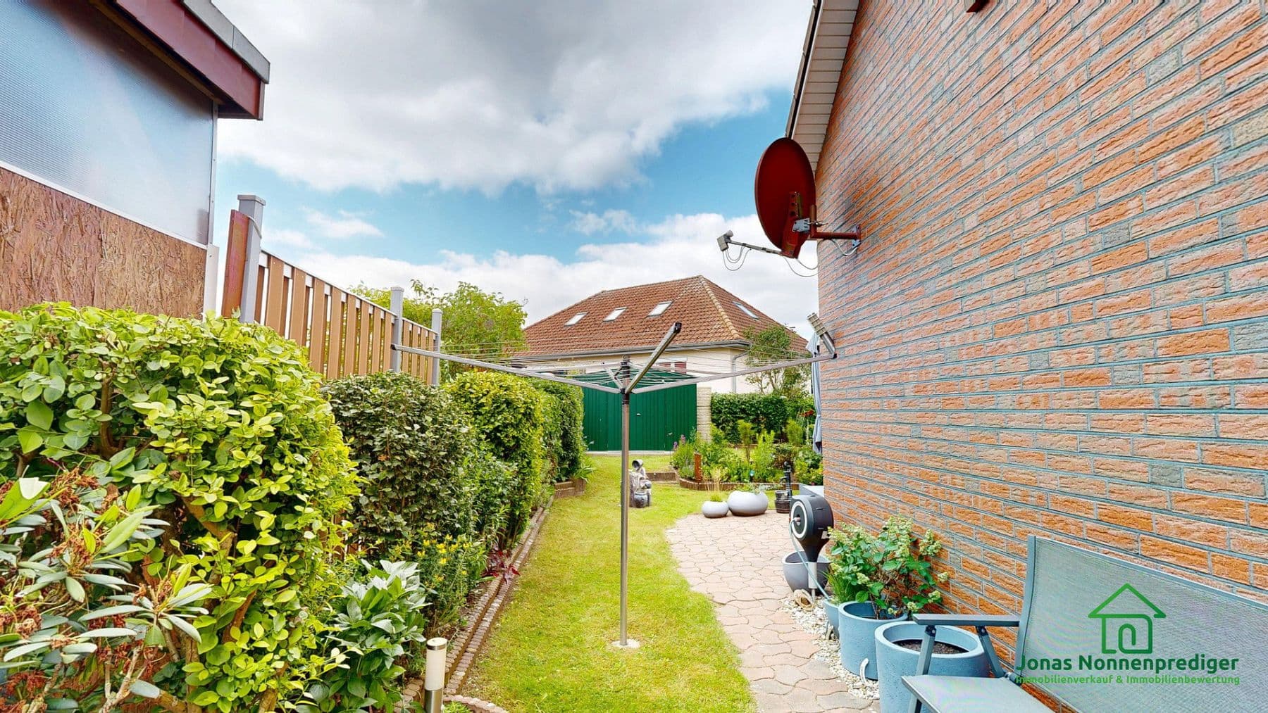 Predaj domu 123 m², pozemok 294 m², Barther Straße 73b, Schwerin, Meklenbursko-Predpomoransko Predaj domu 123 m², pozemok 294 m², Barther Straße 73b, Schwerin, Meklenbursko-Predpomoransko