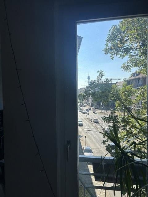 Prenájom bytu 3-izbový 90 m², Herzogstrasse 79, Düsseldorf, Severné Porýnie - Westfálsko Prenájom bytu 3-izbový 90 m², Herzogstrasse 79, Düsseldorf, Severné Porýnie - Westfálsko