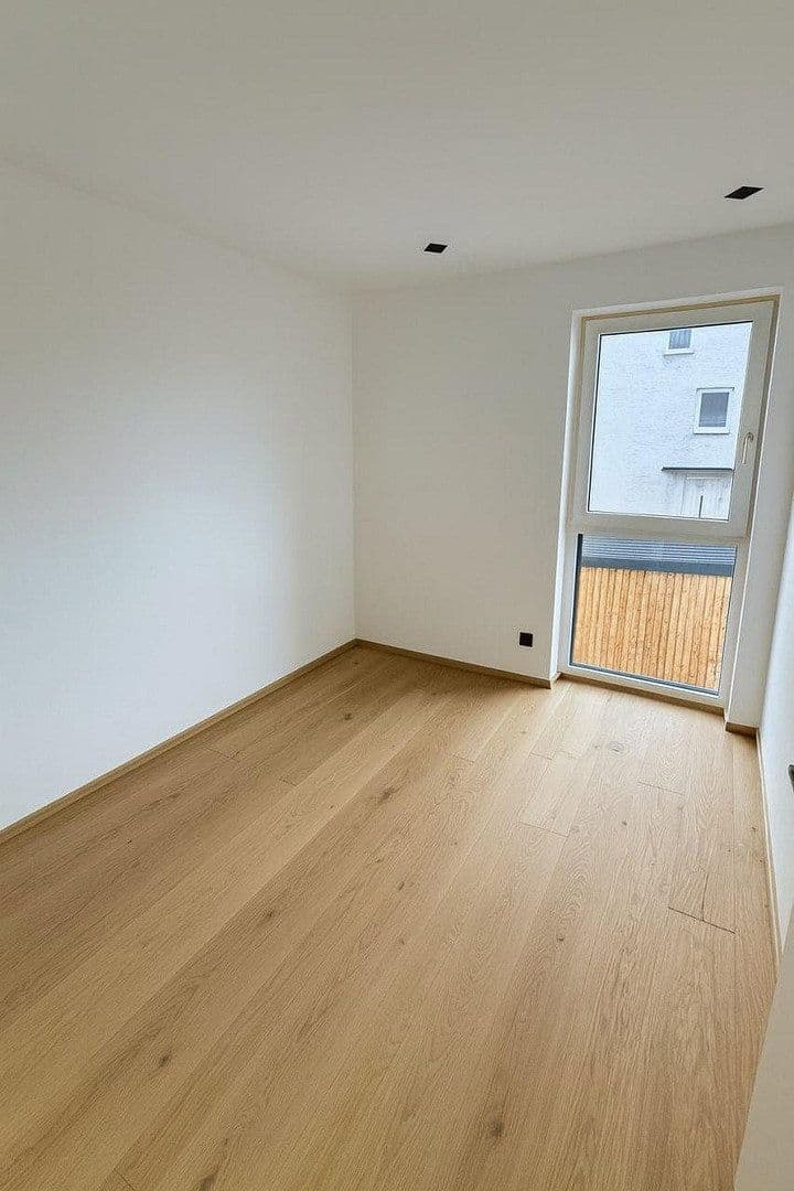 Predaj domu 116 m², pozemok 180 m², Saalhaupter Straße 26, Teugn, Bavorsko Predaj domu 116 m², pozemok 180 m², Saalhaupter Straße 26, Teugn, Bavorsko