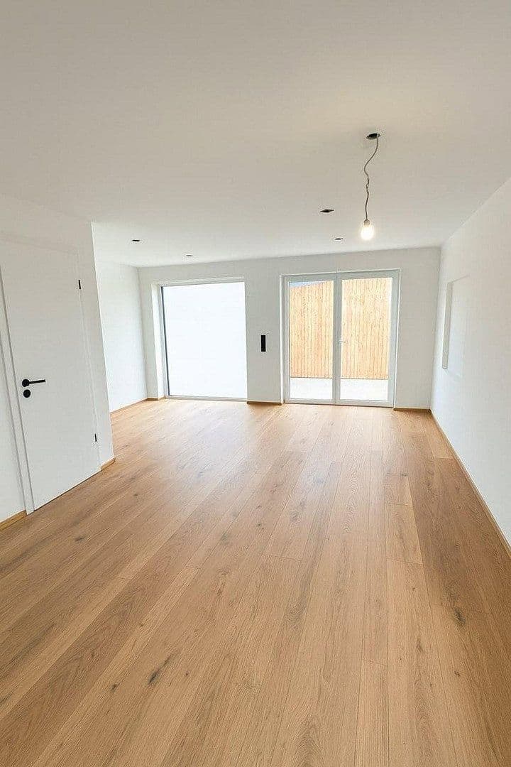 Predaj domu 116 m², pozemok 180 m², Saalhaupter Straße 26, Teugn, Bavorsko Predaj domu 116 m², pozemok 180 m², Saalhaupter Straße 26, Teugn, Bavorsko
