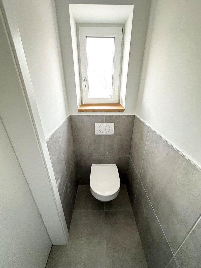Predaj domu 116 m², pozemok 180 m², Saalhaupter Straße 26, Teugn, Bavorsko Predaj domu 116 m², pozemok 180 m², Saalhaupter Straße 26, Teugn, Bavorsko