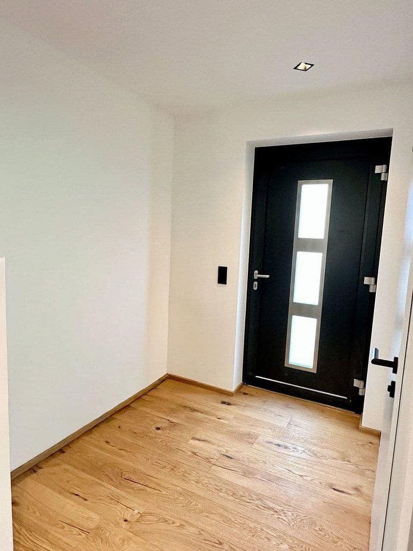 Predaj domu 116 m², pozemok 180 m², Saalhaupter Straße 26, Teugn, Bavorsko Predaj domu 116 m², pozemok 180 m², Saalhaupter Straße 26, Teugn, Bavorsko