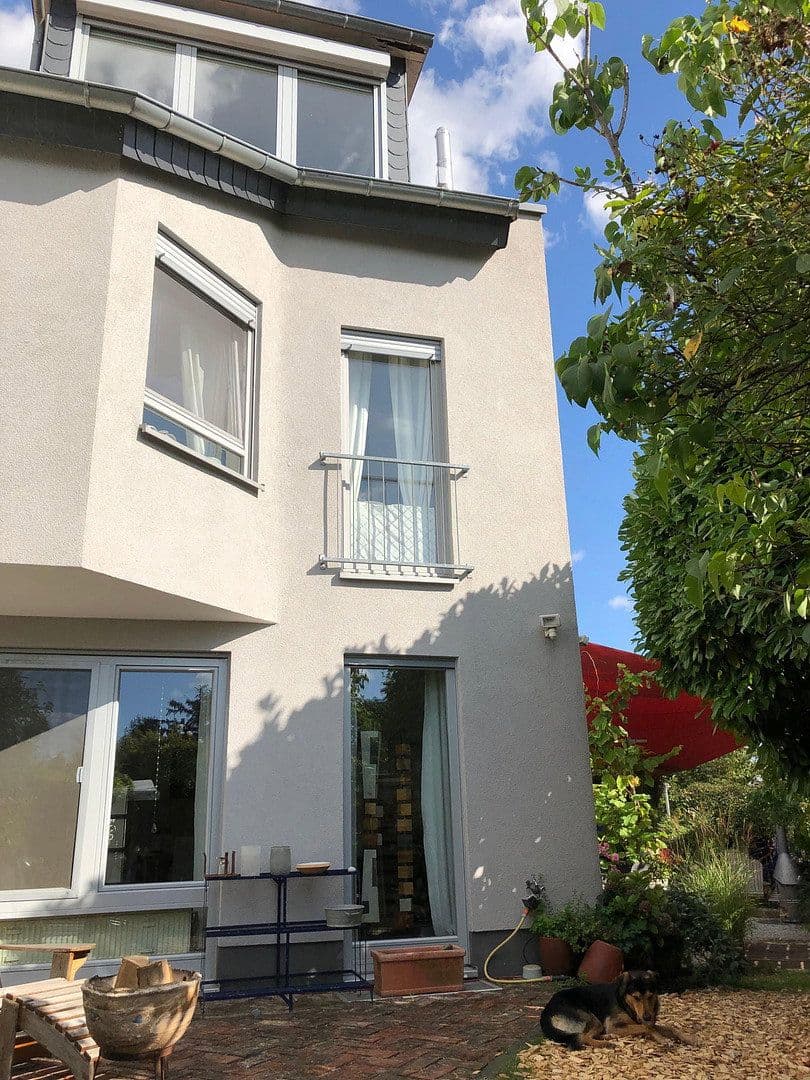 Predaj domu 164 m², pozemok 381 m², Steinbach (Taunus), Hesensko Predaj domu 164 m², pozemok 381 m², Steinbach (Taunus), Hesensko