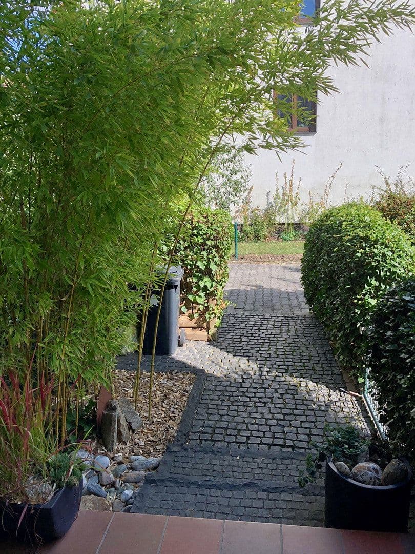 Predaj domu 164 m², pozemok 381 m², Steinbach (Taunus), Hesensko Predaj domu 164 m², pozemok 381 m², Steinbach (Taunus), Hesensko