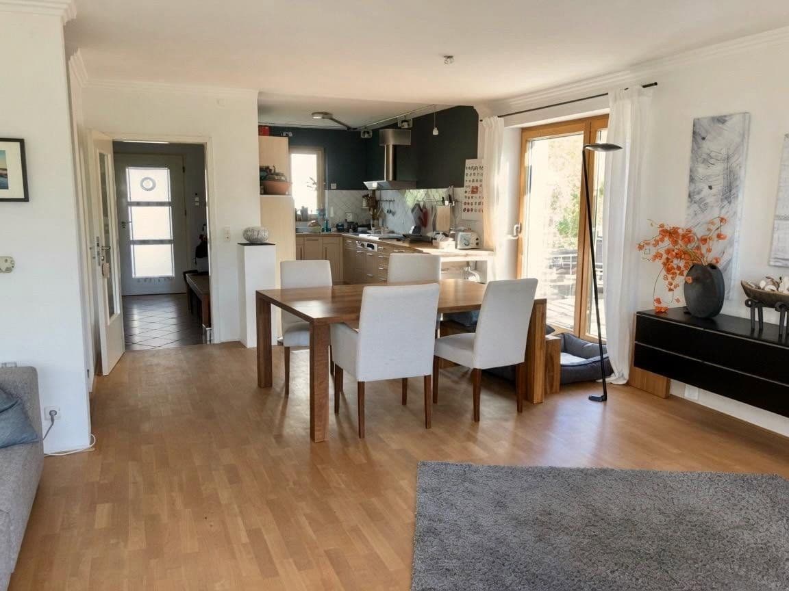 Predaj domu 164 m², pozemok 381 m², Steinbach (Taunus), Hesensko Predaj domu 164 m², pozemok 381 m², Steinbach (Taunus), Hesensko