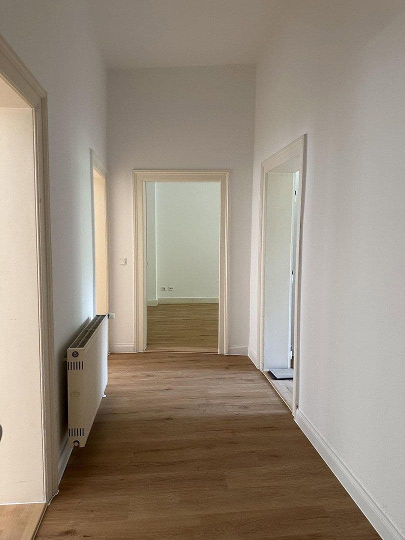 Prenájom bytu 4-izbový 115 m², Offenbach, Hesensko Prenájom bytu 4-izbový 115 m², Offenbach, Hesensko
