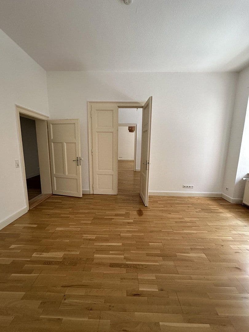 Prenájom bytu 4-izbový 115 m², Offenbach, Hesensko Prenájom bytu 4-izbový 115 m², Offenbach, Hesensko