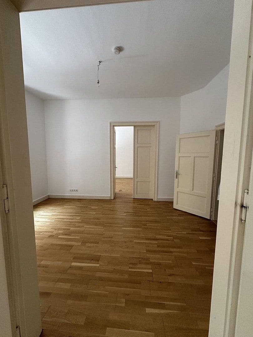Prenájom bytu 4-izbový 115 m², Offenbach, Hesensko Prenájom bytu 4-izbový 115 m², Offenbach, Hesensko